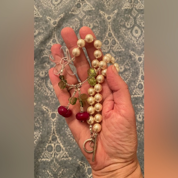 Artisan glass Cherry drops & faux pearls green glass leafs & flower 925 toggle - Picture 2 of 9